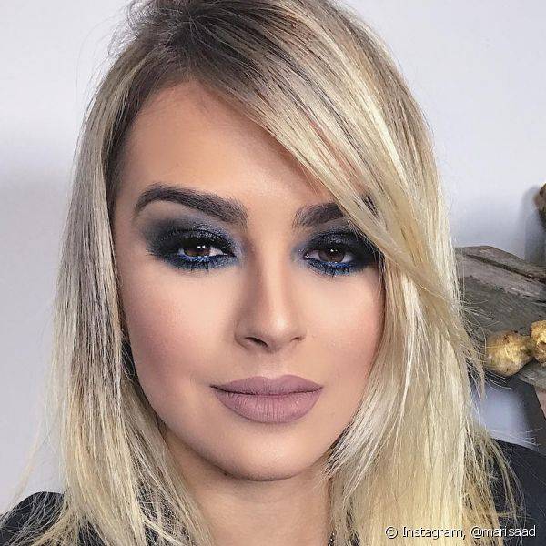 Mari Saad já chamou atenção em seu Instagram com um esfumado azul ao redor dos olhos (Foto: Instagram @marisaad)